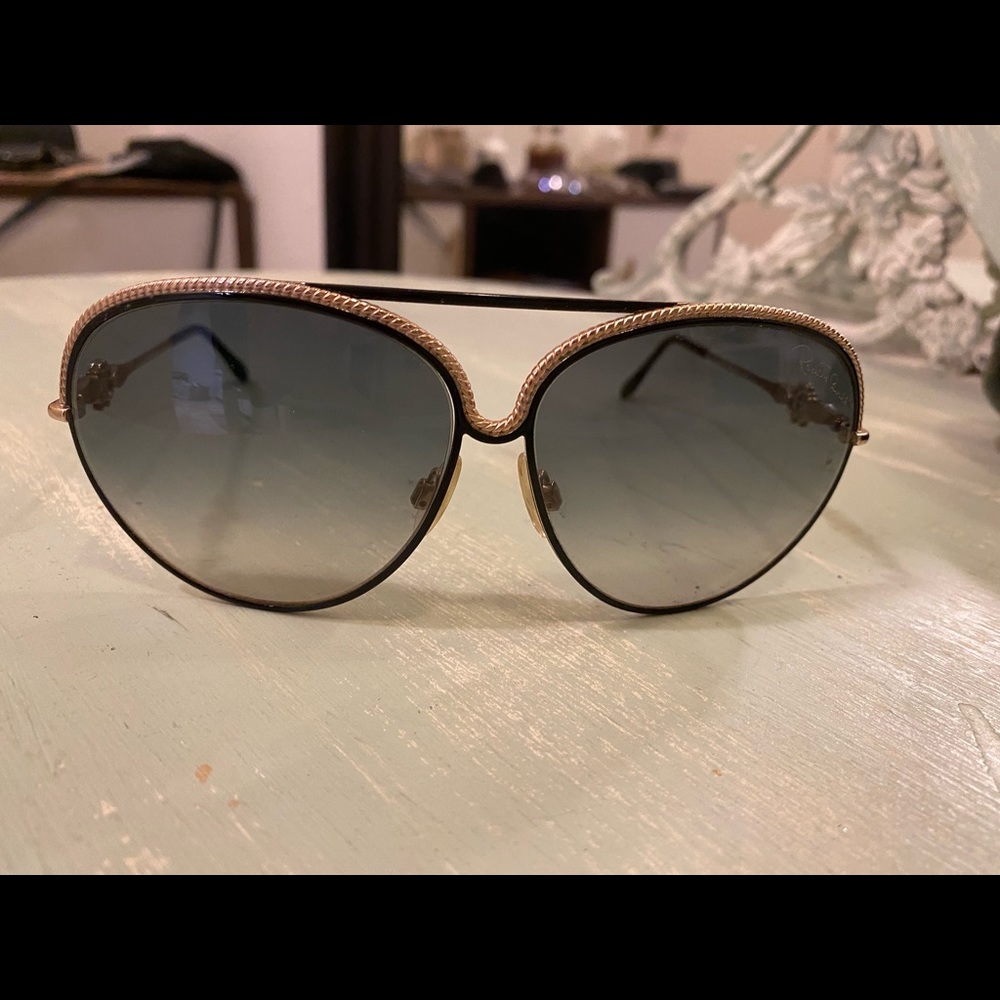 PERFECT CONDITION Roberto Cavalli SUNGLASSES $65 - Picture 2 of 2